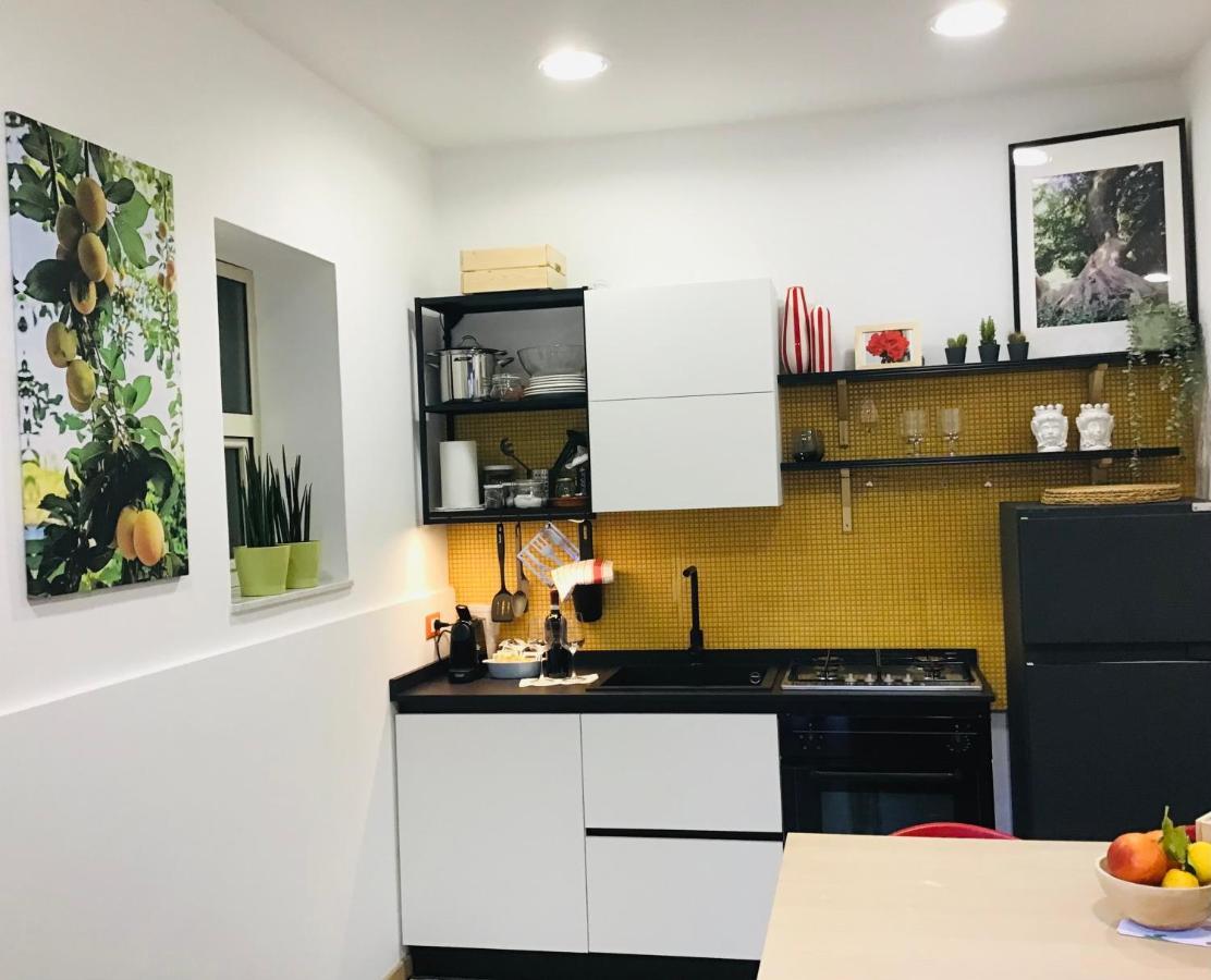 Lavica Di Mezzo Apartments Katánie Exteriér fotografie
